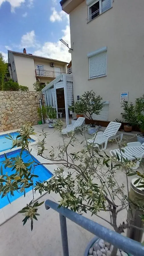 Family Apartments Svob With Pool Novi Vinodolski