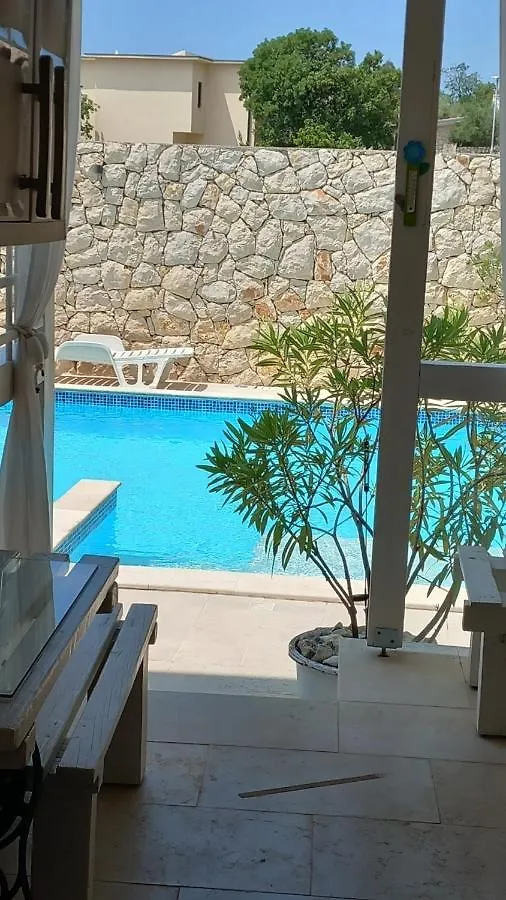 Family Apartments Svob With Pool Novi Vinodolski