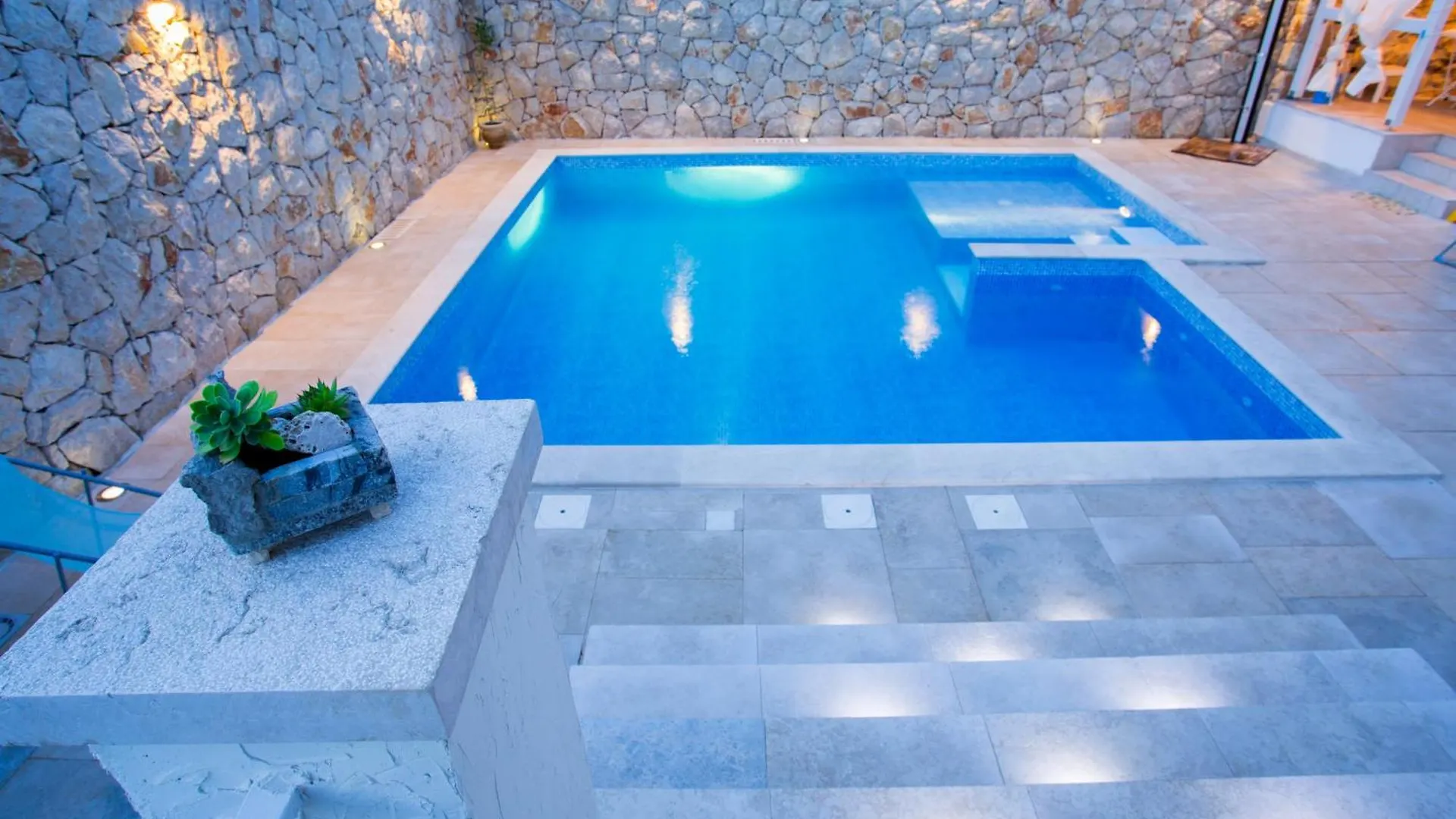 Family Apartments Svob With Pool Novi Vinodolski