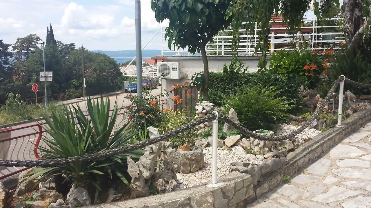 Family Apartments Svob With Pool Novi Vinodolski