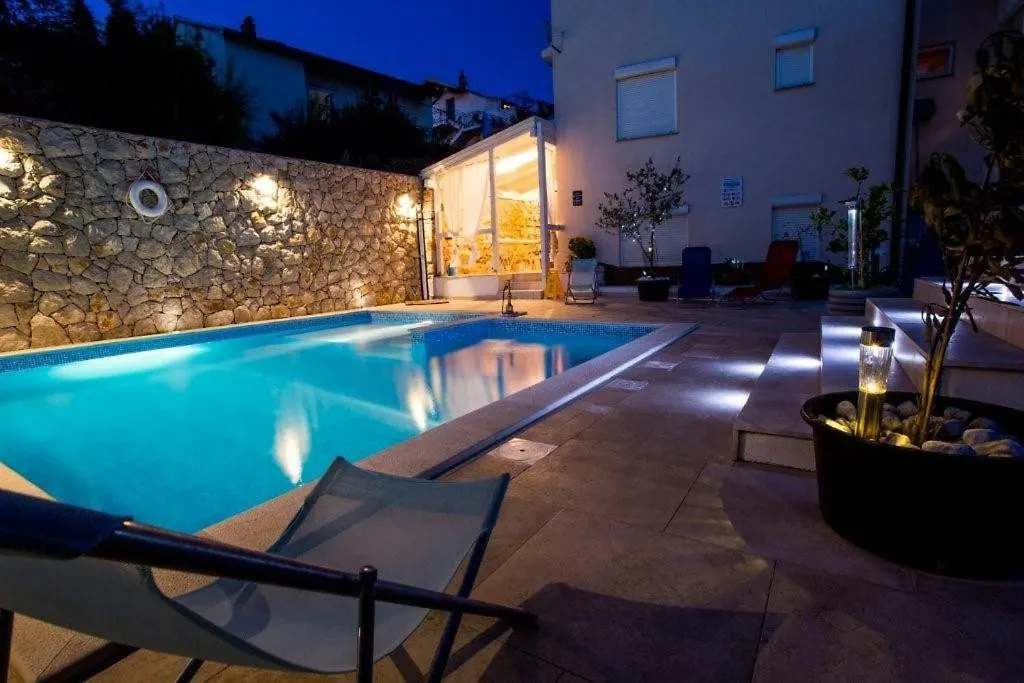 Family Apartments Svob With Pool Novi Vinodolski